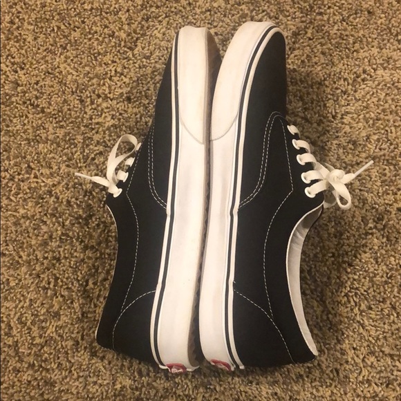 Lightly worn vans with box - Picture 4 of 5
